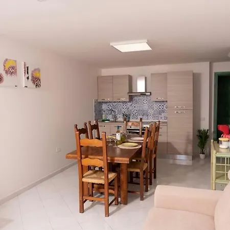 Casa Leo